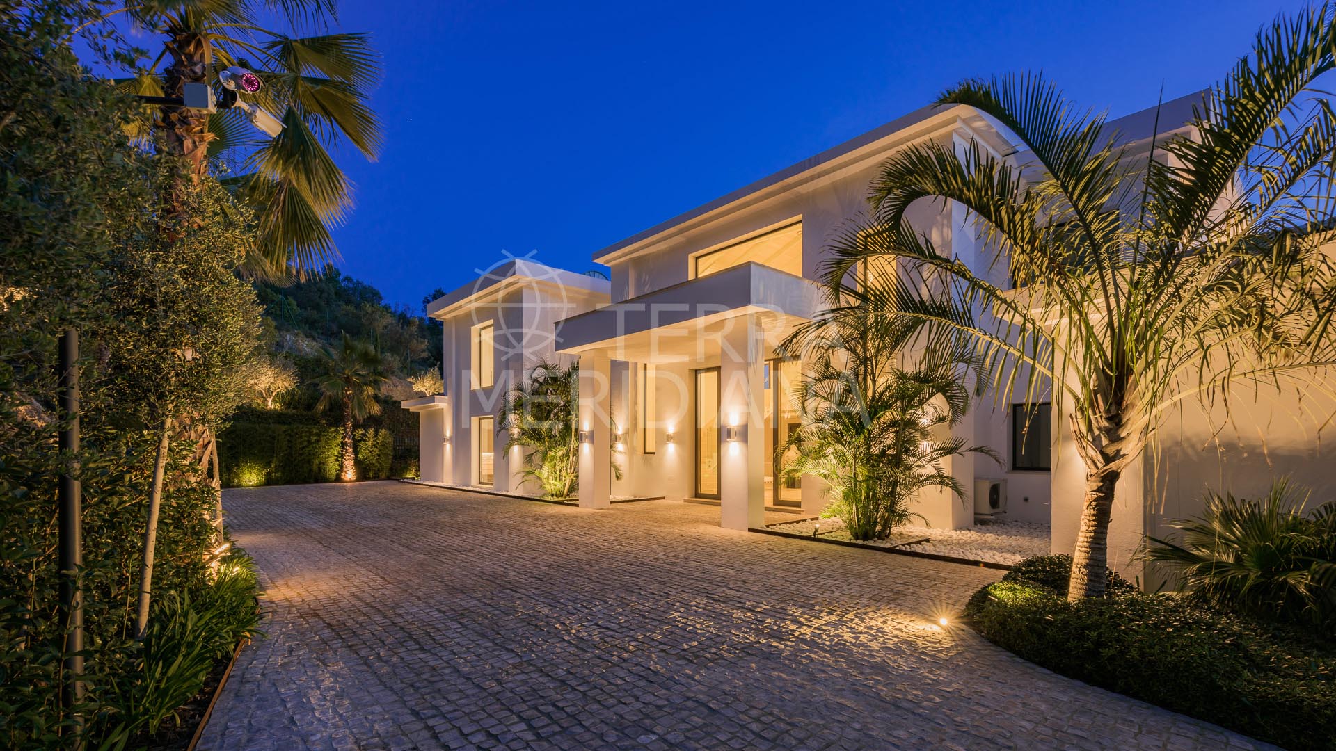 welcome-to-villa-camojan-the-definition-of-luxury-in-cascada-de